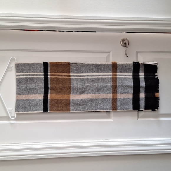 NEW ZARA Knit Scarf - Picture 5 of 8